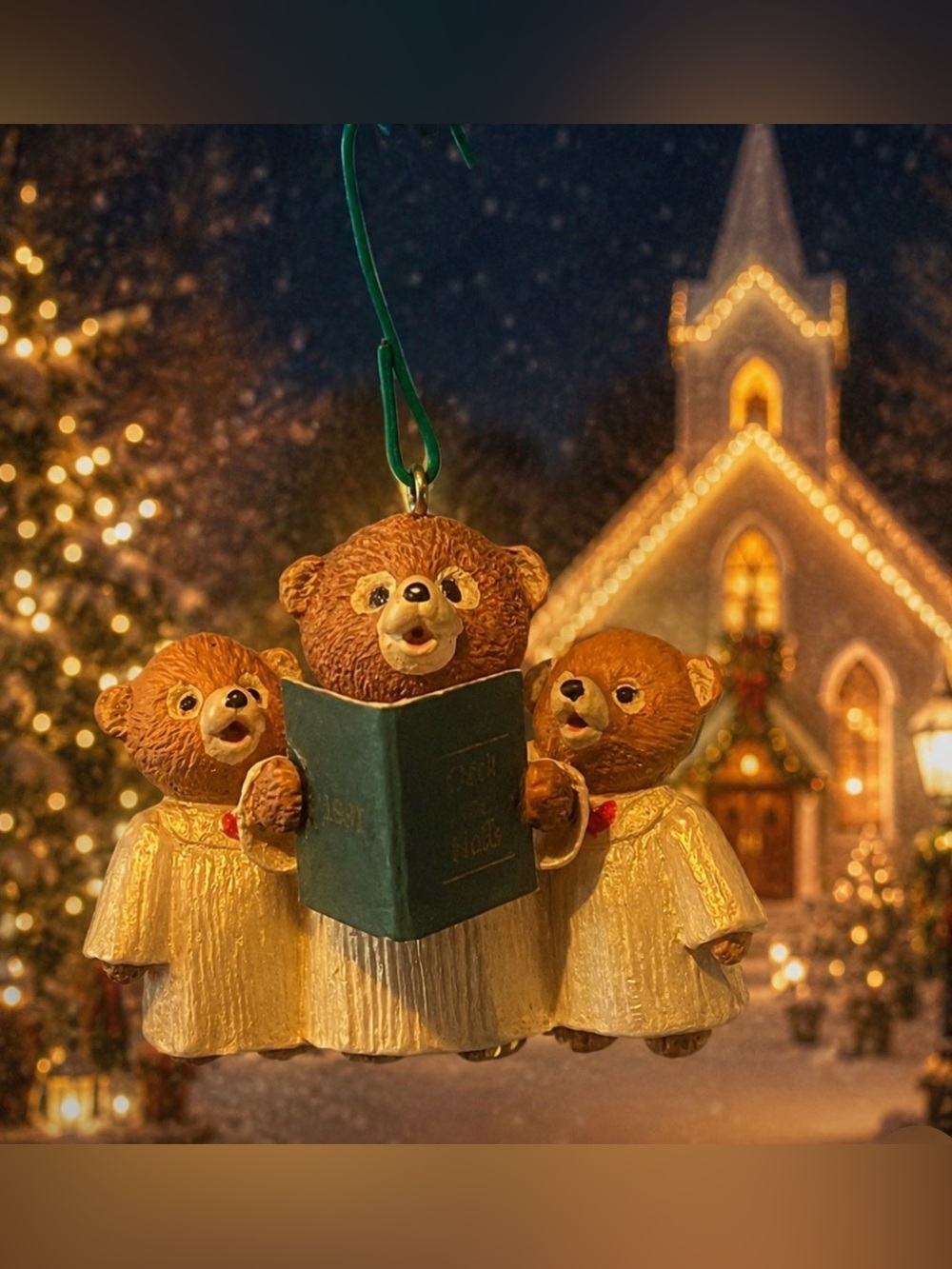 Hallmark Teddy Bear Carolers Ornament - Gold and Green